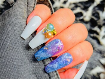 アムール(Amour)の写真/爪の健康も考えながら可愛さに上品さを残したデザインが得意◎スカルプならではのツヤ感や長さが人気♪