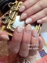 ネルフィーズ(NAILFY's)/逆フレンチにお花