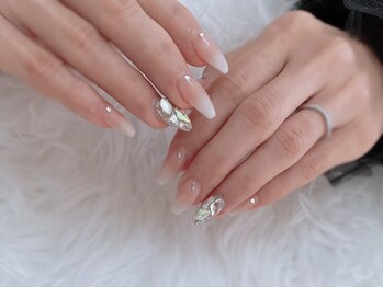 エスポワール(Espoir)の写真/【ハイセンス×ハイクオリティ】自爪が短い方や形が気になる方も、長さ出しで理想のデザインを叶えます♪