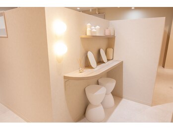 ニュイ 赤羽店(nuit)/メイクスペース/コンセント完備