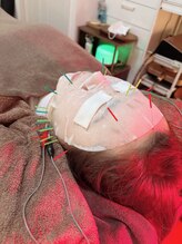 ホジュン鍼灸整体院/韓国の美容液パックで微電流鍼