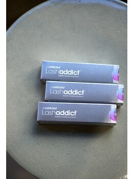 イェニ(YENI)/Lash addict