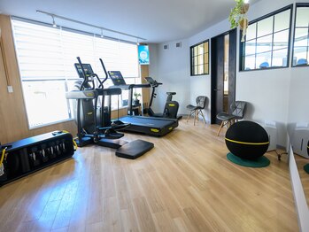 【肩こり/腰痛/ダイエット/ボディメイク/ブライダル】低酸素トレーニングジムPLUS FITの写真/【忙しい人にもオススメ◎】運動が苦手でも続く!低酸素環境で効率よく体を整える最新トレーニングジム★