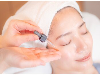 ピュアラ 心斎橋店/ 美容液で透明美肌