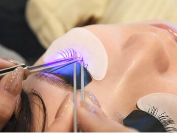 アイセンス 琴似店(EYE SENSE)の写真/《まつげ革命を体験せよ。》汗・湿気OK！自社開発LEDマツエクで感動のキープ力
