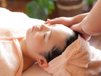 ビビアンローズ(BIBIAN ROSE)の写真/【布施1分】話題の“レモンボトル”で瞬間小顔◎むくみ撃退＆フェイスラインをキュッと引き上げ！