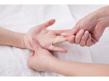 ブルームス(Bloom.s)の雰囲気（極上オイルハンドケア始めました♪手の乾燥やあかぎれに◎）