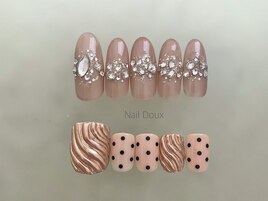 ビジューネイル