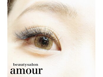 アムール(amour)/ボリュームラッシュ