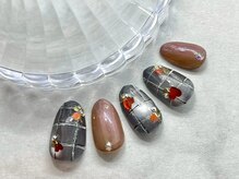 フロッシュ(FROSCH)の雰囲気（上品&華やかなお手元に。毎月変わる定額デザインネイル6650円。）