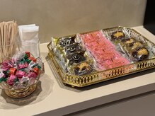 ロカミ(rocami)の雰囲気（施術後に自由にお持ち帰り頂ける嬉しいAfter drinkサービス♪）