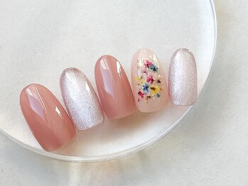 ワンアンドオンリー(One&Only)/ブーケ×マグネットネイル