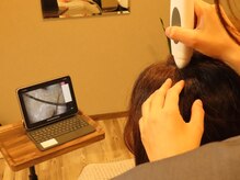 ドロウジー(Drowsy)の雰囲気(マイクロカメラスコープで頭皮の状態を確認する事ができます。)