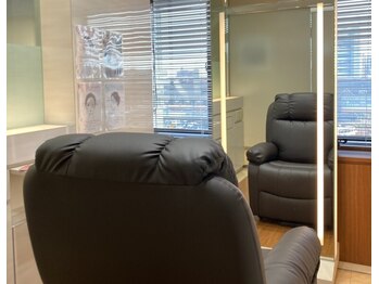 ビューステージ アイブロウサロン 岐阜 【眉毛専門店】/清潔感があり落ち着いた空間です