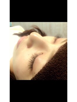フリルアイビューティ 豊中店(Frill Eye Beauty)/