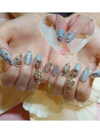ギラギラストーンもりもりネイル