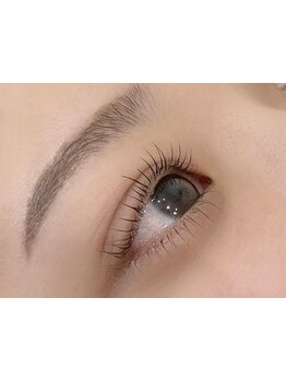 ナチュラル上品な目元にしたい