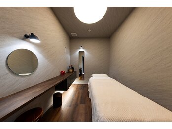 デルタエヌピー63+(δnp63+)/完全個室【小顔/薬院/福岡】