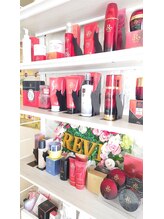 ユアーズ(YOURS)/《サロン内観》