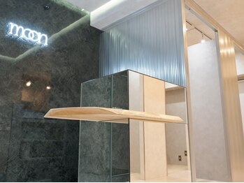 ムーン 池袋(moon)