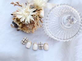 ストライプベージュネイル