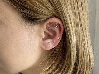 ホワイトニングサロン ホワイト(WHITE)/耳ツボジュエリー