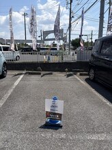 チリ(chili)/建物右手に駐車スペース