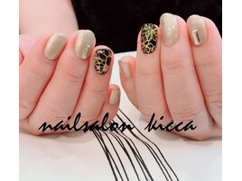 大人シックなゴールド×ブラック