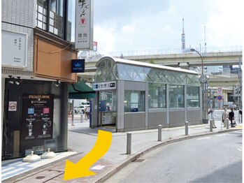 ブランフルレット 麻布十番/4番出口を出ます