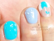 リル(RIRU)/梅雨の水滴ネイル