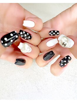 ネイルサロン ティーエイチセブン(Nail Salon TH SEVEN)/モノトーン★ドット柄ネイル