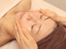小顔リンパ・毛穴洗浄のお悩みに合うフェイシャルを