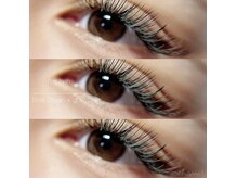 《カラーエクステも豊富に揃えています》