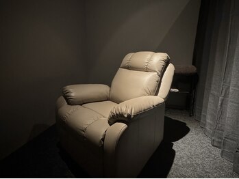 ナップ 香芝店(nap.)の写真/《志都美駅/ヘッドスパ専門店》綺麗でオシャレな内装の店内で極上のヘッドスパ体験を♪駅近で通いやすい◎