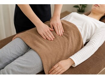 整体おおたけの写真/腸は第二の脳。自律神経を内側から整えたい方
【腸セラピー：溜め込まない、巡る身体へ】着衣での施術です