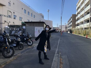 ポーラ 北浦和店(POLA)/マンション右手に見ながら前進し