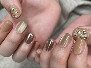 カーティシーネイルズ(curtisii NAILS)の写真/環境に縛られず、自分の感性でネイルを楽しみたい大人女性へ。暦10年以上のネイリストが寄り添う