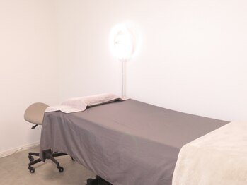 月 自由が丘(tsuki)/《4》施術ベッドへご案内