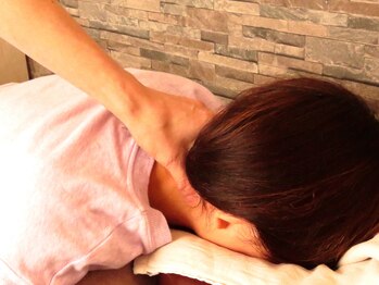 ほぐしん(HOGU心)/もみほぐしで首こり解消