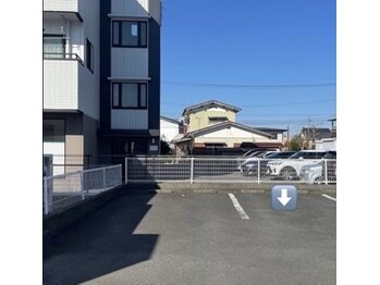 ノイシュ(Neusch)/お店の駐車場