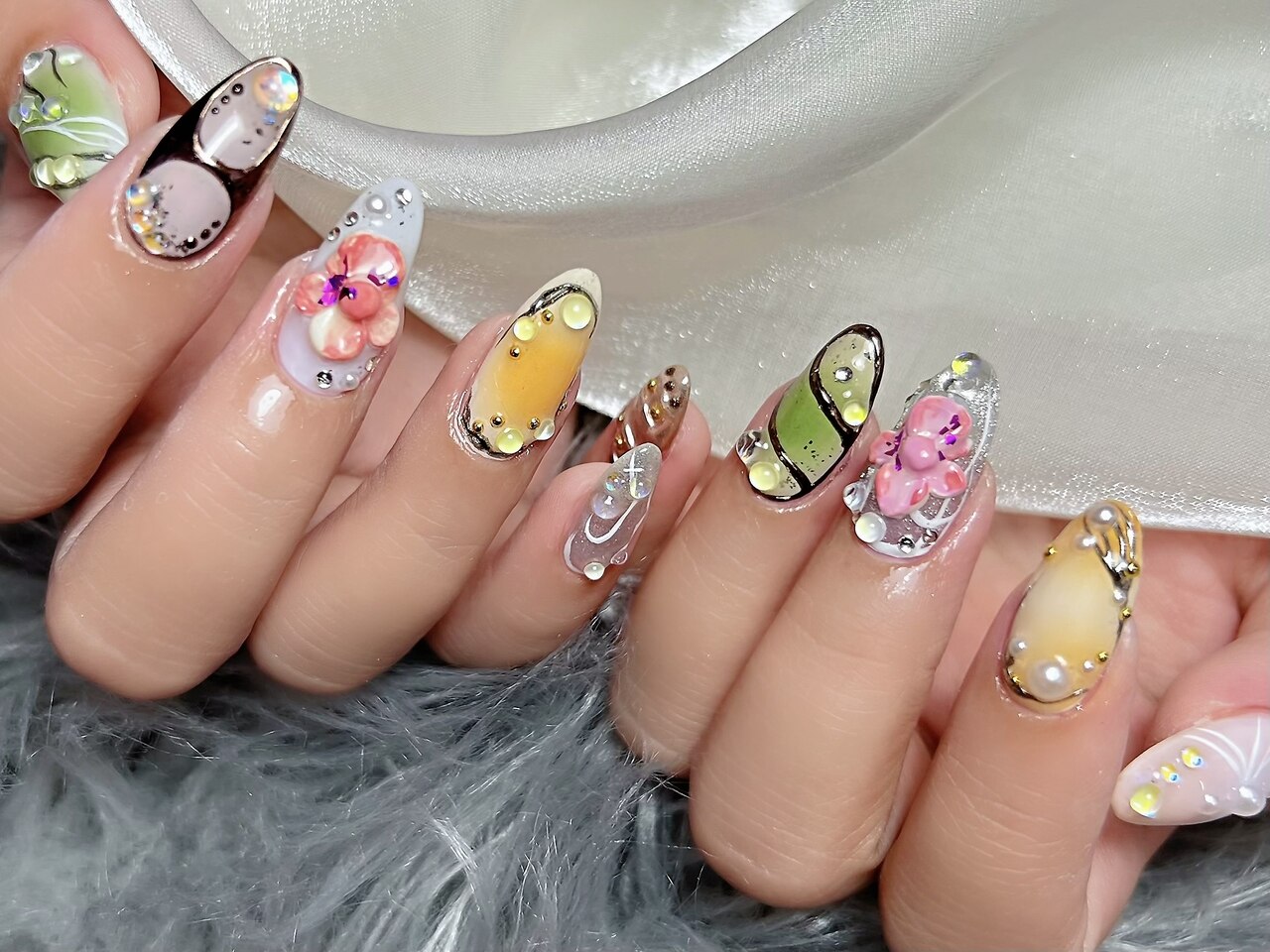 2026年冬トレンド】フラワー 3Dのネイルデザイン集｜人気順｜9ページ目