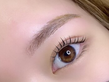 Allu.Me Eye 南青山店 【まつげパーマ・パリジェンヌ・LEDマツエク・アイブロウ】の写真/提案力と技術力が自慢の"Allu.Me"◇眉毛ワックス×選べるまつ毛パーマ◇抜け感のある"褒められ"目元*