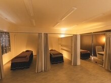 先進もみほぐしの雰囲気（施術のところ）