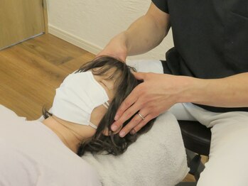 新川25整体/頭蓋内圧☆頭のもみほぐし
