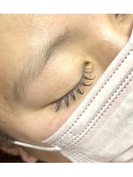 ココネイル(coconail)/目を閉じてても可愛い束間まつ毛