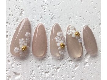 ジュネル/ホワイトフラワーネイル