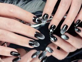 黒とシルバーのクールデザイン