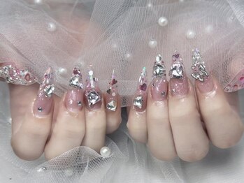 Nova Nail 日本橋店の写真/アートの種類がとにかく豊富!500色以上のワンカラーと、多彩なパーツで、理想の指先を思いのままに♪