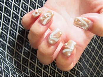 ネイルサロン モーイ(Nail Salon mooi)の写真/《歴10年*口コミ高評価4.85》20代後半~40代の大人女性の支持多数★トレンドデザイン対応可能♪持ち込みOK!