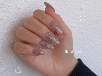 アントレッド(entraide)/写真映え抜群◎フラッシュネイル